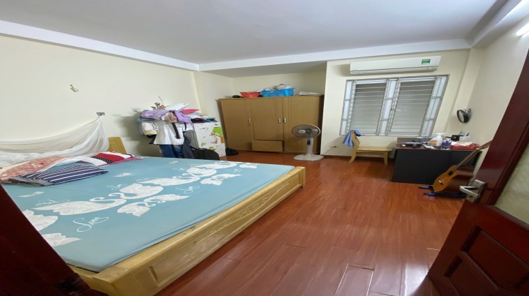Cho thuê nhà Vũ Tông Phan , Thanh Xuân, DT 50m2 3,5 tầng ngõ trc nhà 2.5m 15 triệu